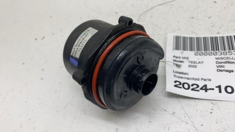 2020-2023 Tesla Model Y MY Radiator Reservoir Auxiliary Coolant Water Pump Motor