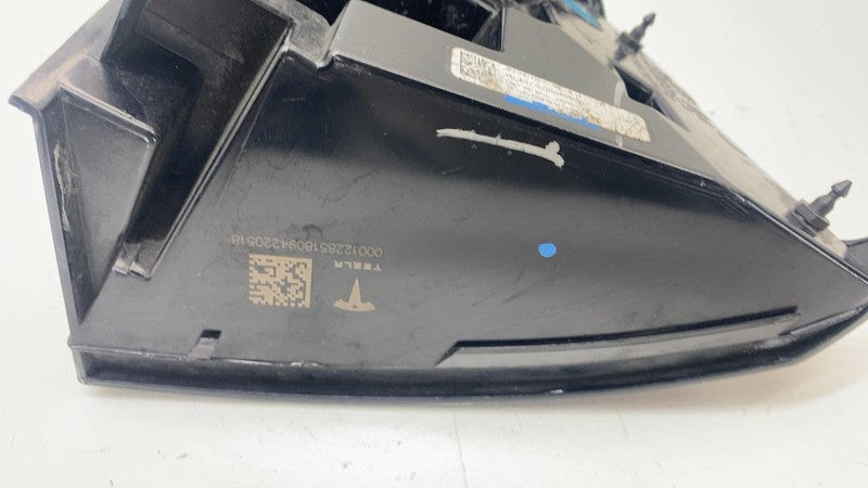 1077397 ⭕ 2017-2022 Tesla Model 3 Rear Exterior Taillight Outer Tail Lamp Left 1077397
