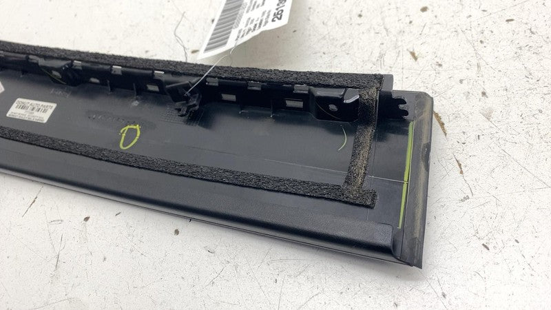 ⭕18-24 Lincoln Navigator Passenger Side B-Pillar Applique Molding JL1B