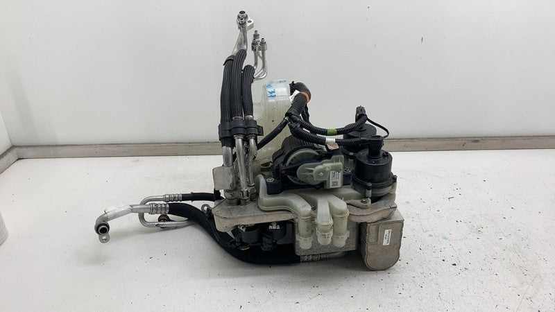 1549902 00 C 2020-2024 Tesla Model Y Supermanifold Refrigerant Chiller w/ Coolant Reservoir