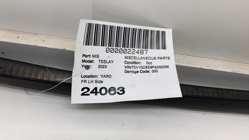 ⭕ 2020-2023 Tesla Model Y Front Driver Left Door Body Weatherstrip Rub
