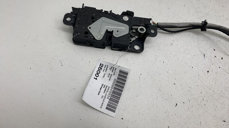 2019 BMW 530e G30 Rear Tailgate Trunk Lid Lock Latch Actuator Mechanis