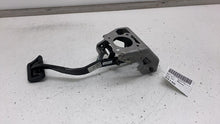 ⭕ 2017-2020 Maserati Levante Front Brake Foot Stop Pedal w/ Bracket 06700311040