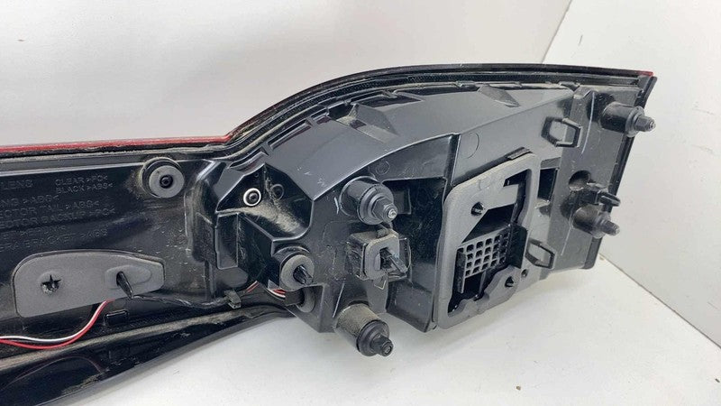 ⭕2021-2025 Chrysler Pacifica Rear Center LED Tail Light Lamp 3rd Brake Light OEM