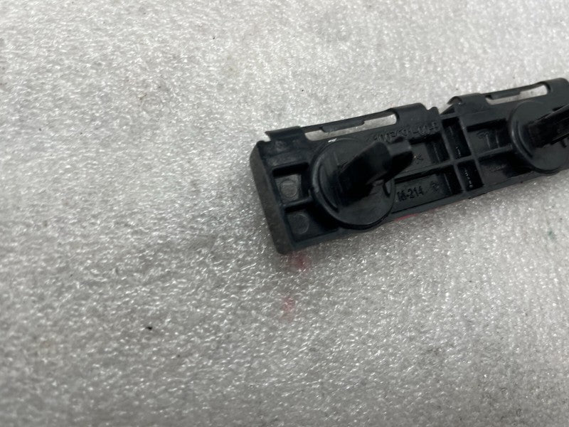 1003691 00 B ⭕12-20 Model S Rear Left/Right Rocker Panel Molding Support Bracket 1003691-00-B