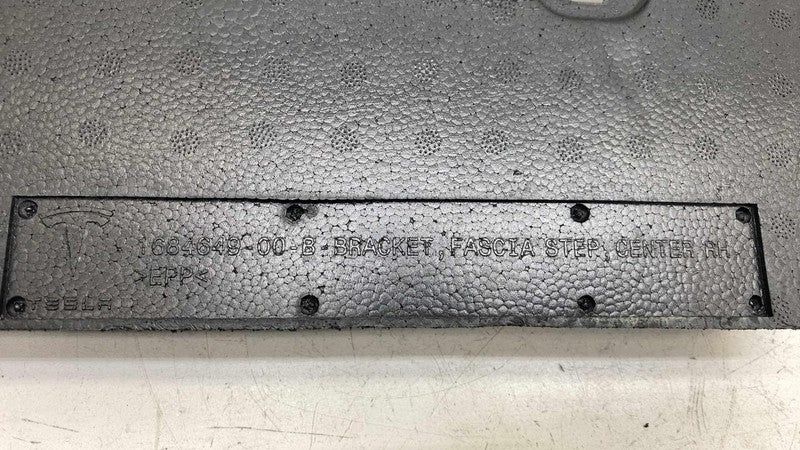 1684649-00-B ⭕24-25 Tesla Cybertruck Rear Right Bumper Bracket Foam Piece Center 1684649-00-B