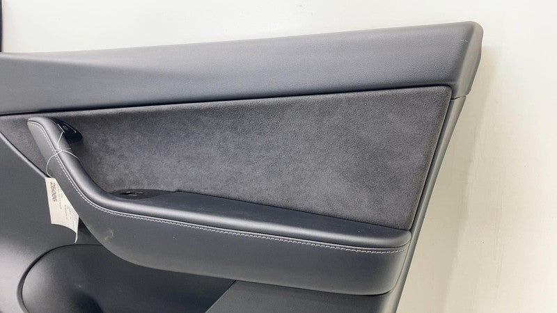 1498461-00-A ⭕ 20-24 Tesla Model Y MY Front Passenger Side Door Panel Trim Card Cover Right