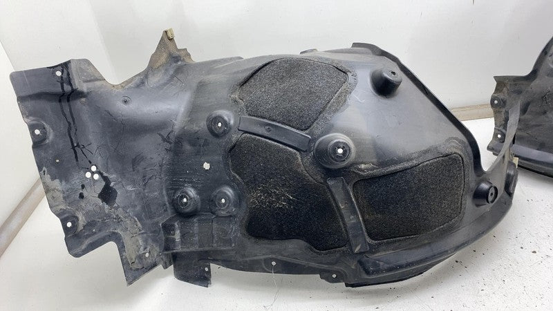 74850613 2018-2020 BMW 530E Front Passengrer Right Inner Fender Liner Splash Guard Shield