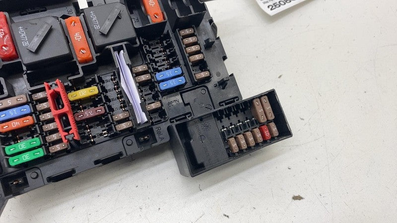 ⭕ 14-21 BMW i3 I01 Cabin Fuse Box Power Distribution Relay Module Unit