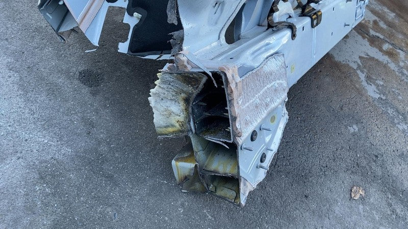 ⭕2018 2019 BMW 530e Front Driver Side Body Frame Horn Structural Cutou