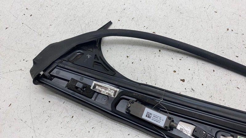 ⭕ 21-23 Model X Left B-Pillar Applique Trim Molding Camera & Seal 1614