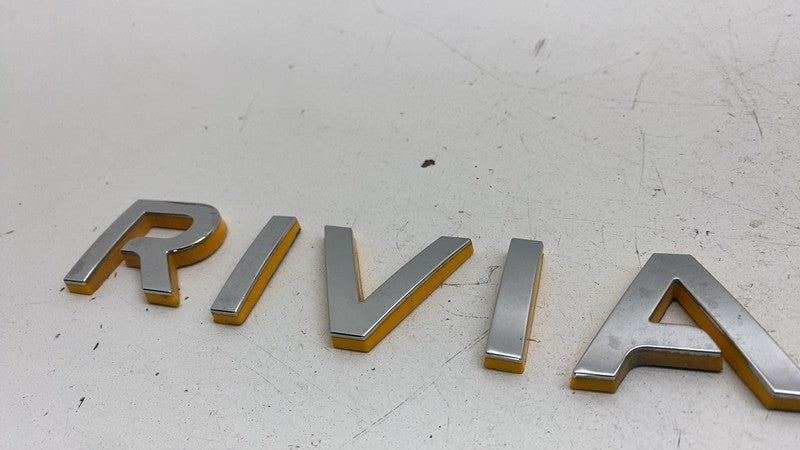 ⭕ 2023-2025 Rivian R1S Tailgate NamePlate Emblem Trim Badge Applique L