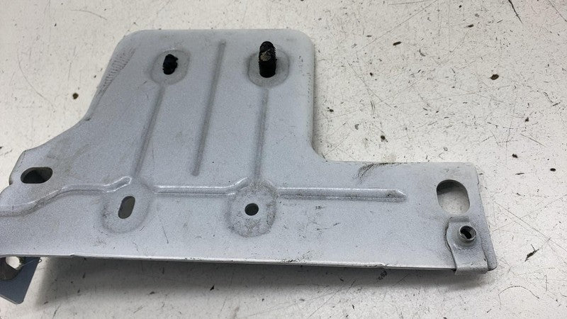 ⭕ 2018-2024 Lincoln Navigator Front Left Side Fender Mount Bracket JL1