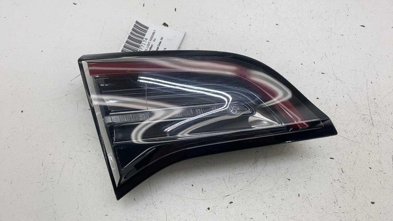 ⭕ 17-23 Tesla Model 3 Rear Left Inner Taillight LED Tail Lamp (3-Pin) 