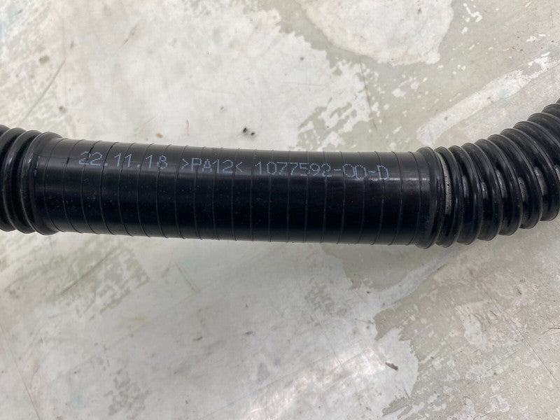 107759200D ⭕17-23 Model 3 Front Pump to Tunnel Radiator Coolant Hose Pipe Tube 1077592-00-D