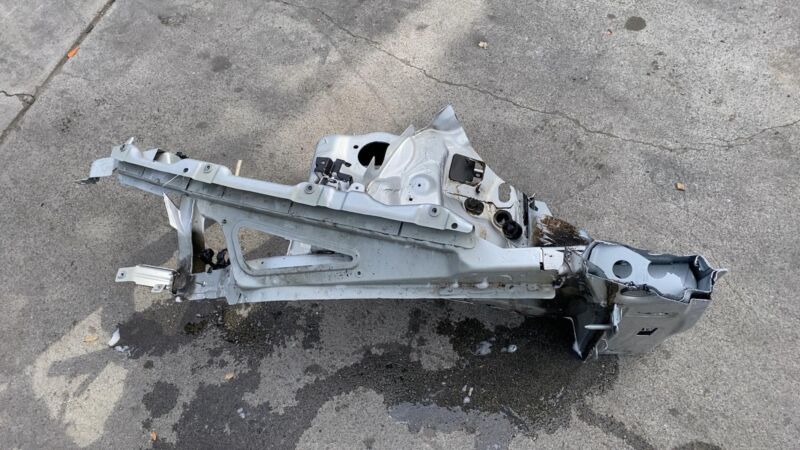 2011-2014 Porsche Cayenne Front Driver Side Structural Apron Cutout Left LH