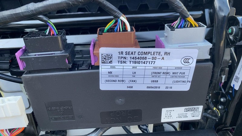 ⭕ 2016-2020 Tesla Model X Front Passenger Side 1st Row Seat w/ Track R