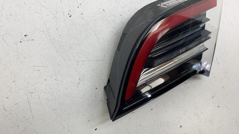 ⭕ 2020-2024 Model Y Rear Right Inner Taillight LED Tail Lamp 4-Pin 150