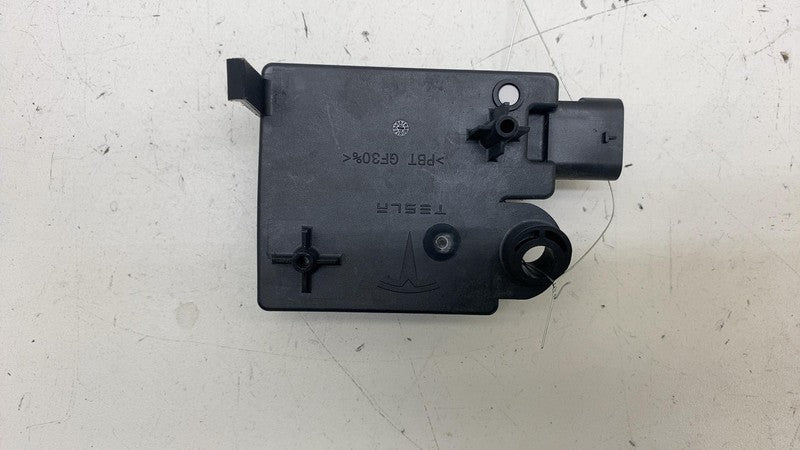⭕ 17-23 Tesla Model 3 Rear Bumper Body Control Module Computer BCM 109
