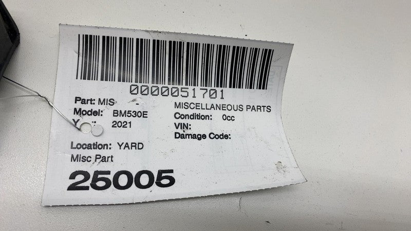 113685 14 2017-2022 BMW 530e Front Left Skirt Rocker Molding Panel Support Mount Bracket