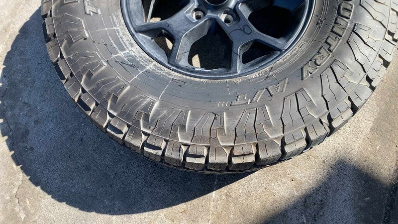 ⭕ 2019-2023 Jeep Wrangler 17x7.5 ET44.45 Wheel Rim w/ Toyo Tire 35x12.
