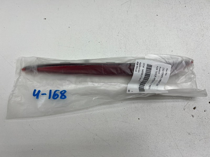 1495817-00-C ⭕ 20-24 Model Y Rear Left Bumper Tail Light Reflector Reflex Lamp 1495817-00-C