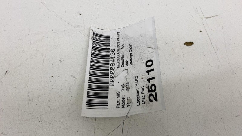 PT00742033A ⭕ 2025 Rivian R1S Passenger Side Rocker Molding Cover Panel Right PT00742033-A