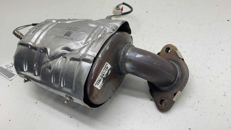 68629868AA ⭕ 2023-2025 Pacifica Exhaust & Catalytic Converter Manifold 10k miles 68629868AA