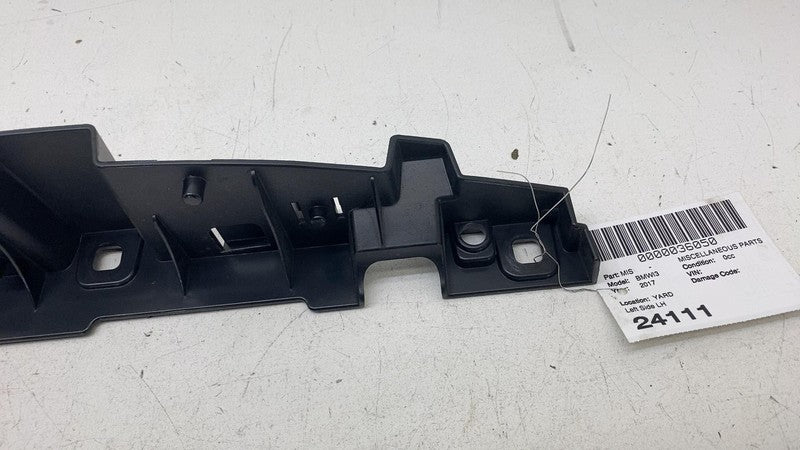 51657299183 ⭕ 14-20 BMW i3 Front Left Fender A-Pillar Retaining Strip Bracket 5165 7299183