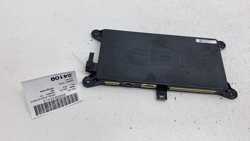 104390010D ⭕ 2016-2020 Tesla Model X Rear Body Chassis Control Module BCM TSTD 1043900-10-D