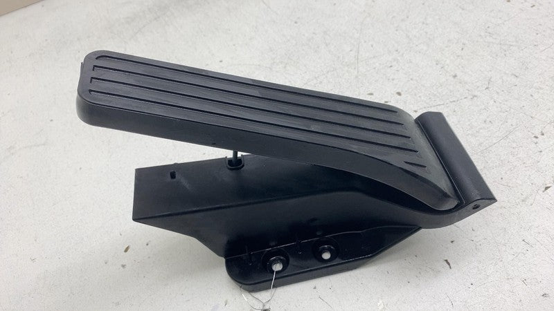 A2043000004 ⭕ 2010-2013 Mercedes-Benz E350 Front Driver Gas Accelerator Pedal A2043000004
