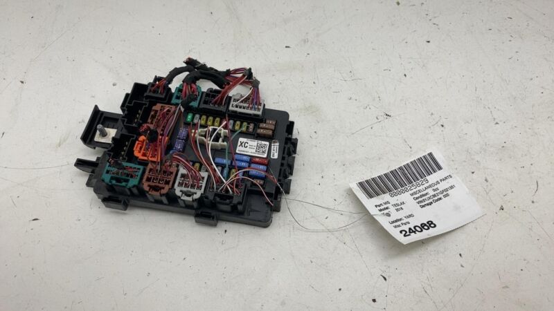 103440901C 16-20 Model X Front Junction Cabin Fuse Box Relay Control Frunk 12V 1034409-01-C