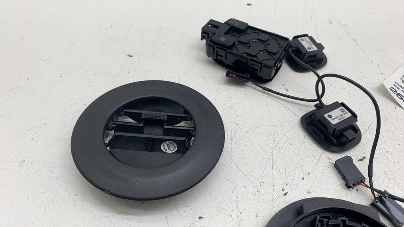 5SB00TRMAF ⭕17-25 Chrysler Pacifica SET of Roof Dome Light + Noise Reduction Mic 5SB00TRMAF