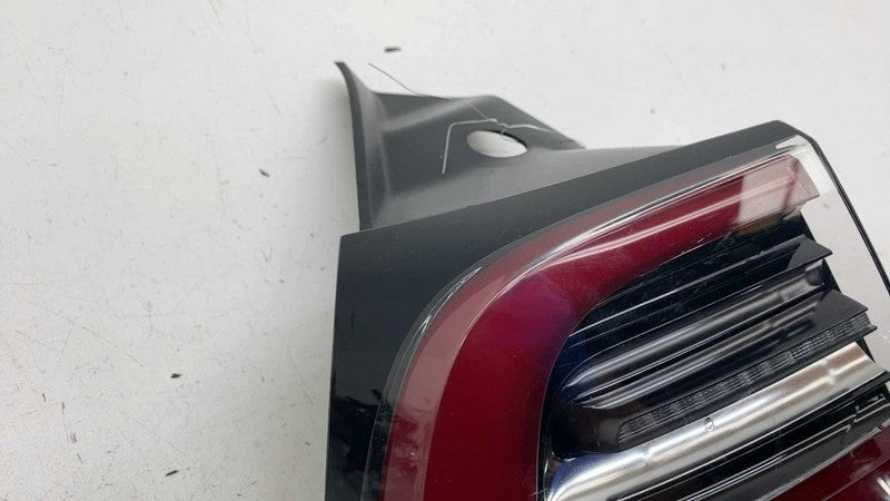 ⭕ 17-22 Model 3 Rear Left Outer Exterior Taillight Tail Lamp 3-Pin 107