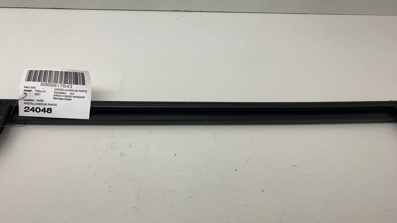 ⭕ 20-22 Model Y Rear Driver Side Door Inner Belt Rubber Seal Left 1500