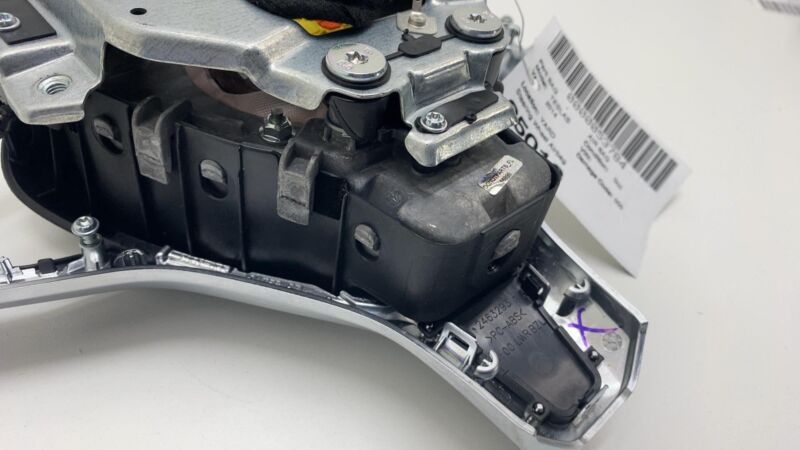 102338100D 2012-2015 Tesla Model S MS Steering Wheel Airbag w/ Control Switch & Trim Bezel