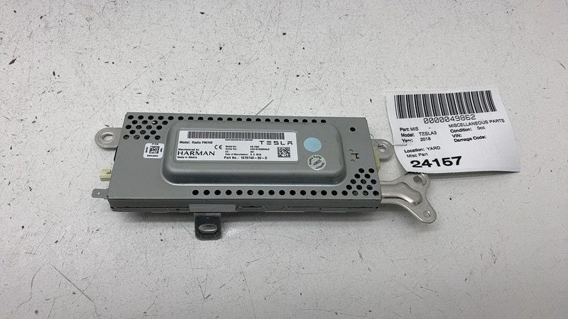 1079749 00 D 2017-2023 Tesla Model 3 Harman Becker HBZ502 Radio FM/HD Receiver Control Module