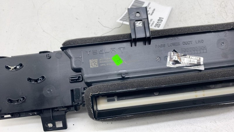 ⭕ 25-26 Tesla Model Y MY Passenger Side Instrument Panel Air Vent Righ