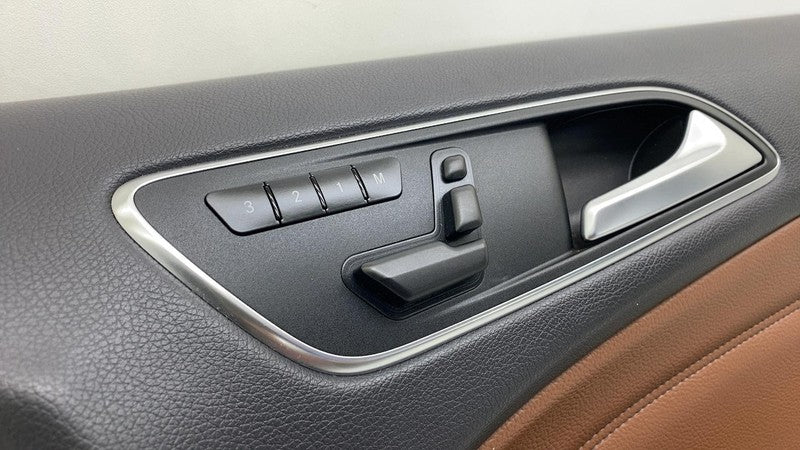 ⭕ 14-17 Mercedes-Benz B-Class Front Passenger Door Panel Trim Cover Brown Right