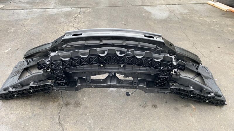 100537100B 2012-2015 Tesla Model S MS Radiator Carrier Core Support Condenser Reinforcement