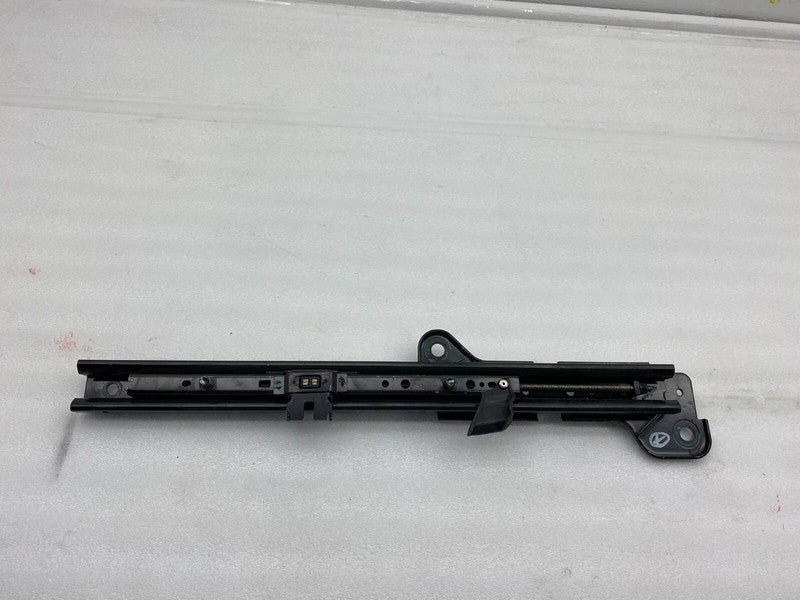 AG154546-A ⭕ 16-20 Tesla Model X Rear Left 2nd Row Single Sliding Seat Rail Track Section