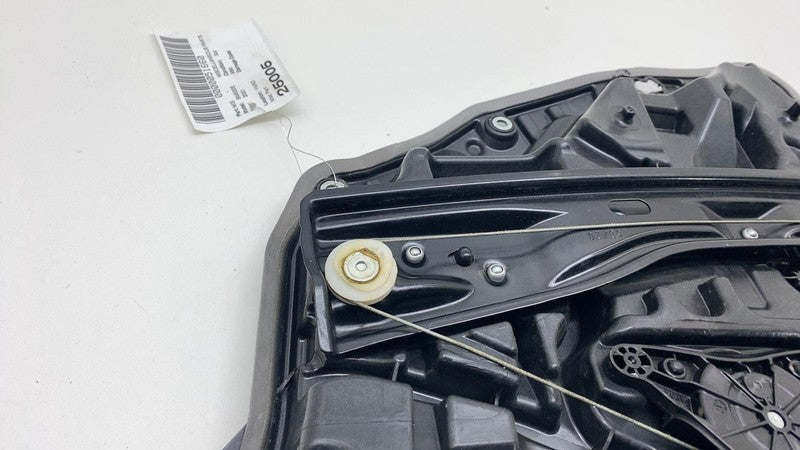 7365168 2018-2021 BMW 530e B46X Rear Passenger Side Door Panel Window Regulator Right RH