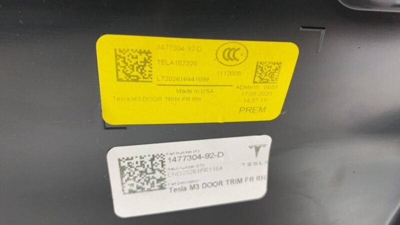 1477304 92 D 2017-2020 Tesla Model 3 Front Passenger Side Interior Door Panel Trim Card Right