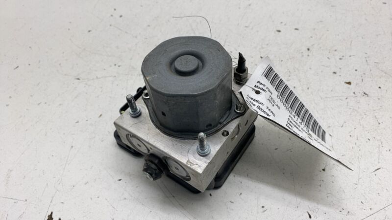 600636300C 2012-2015 Model S Hydraulic Control ABS Anti-Lock Brake Pump Module 6006363-00-C