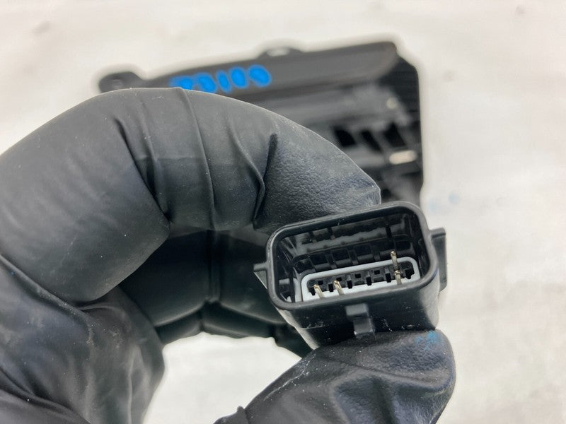 107188401A ⭕ 16-20 Model S Rear Driver Left Exterior Door Handle Outer GEN 3 1071884-01-A