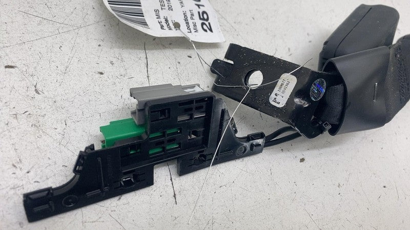198MB77 ⭕ 2018-2023 Tesla Model 3 Rear Center & Right 2nd Row Seatbelt Buckle Black OEM