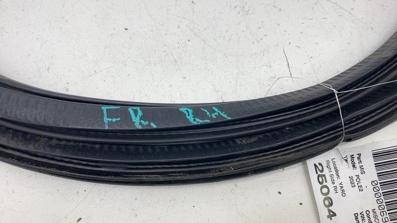 ⭕ 21-23 Polestar 2 Front Passenger Door Body Weatherstrip Seal Right R