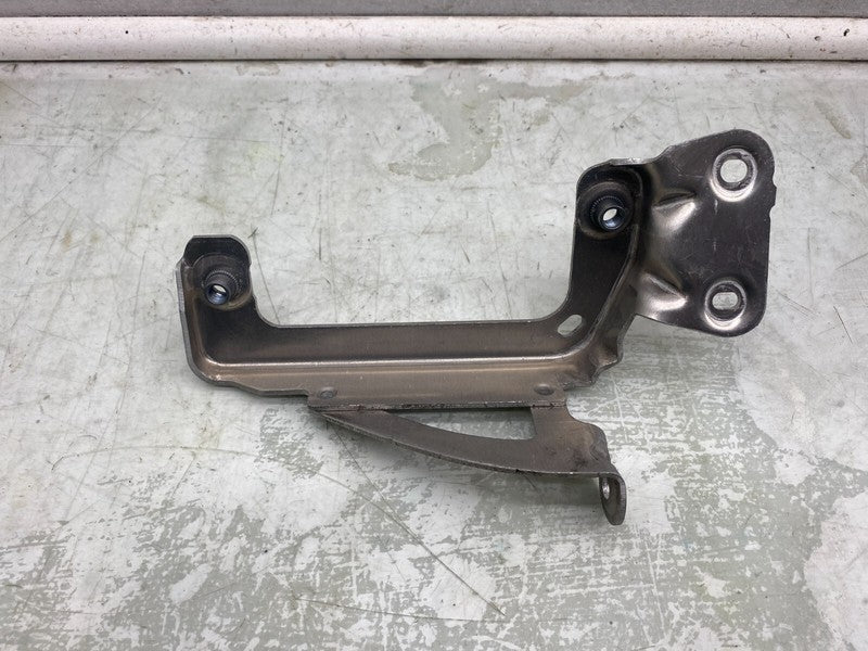 1027569 00 D ⭕ 16-20 Model S Front Subframe Refrigerant System Chiller Bracket 1027569-00-D