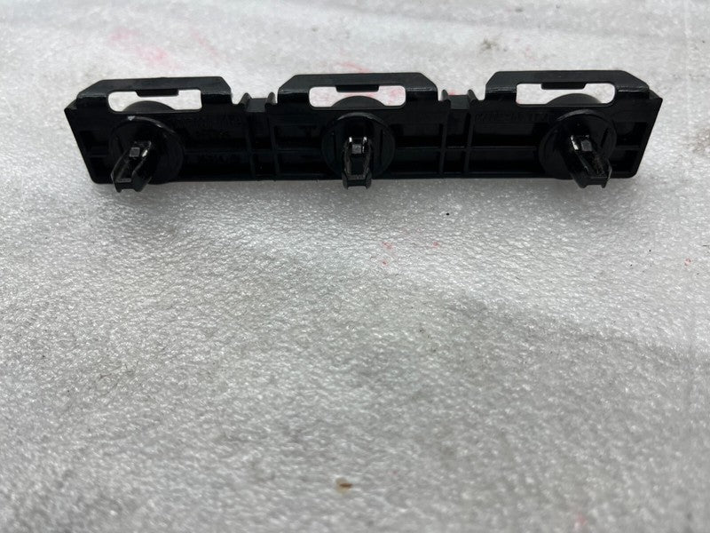 1003691 00 B ⭕12-20 Model S Rear Left/Right Rocker Panel Molding Support Bracket 1003691-00-B