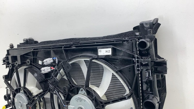 ⭕2023 2024 Toyota Prius Front Main Radiator Condenser Cooling Fan Moto